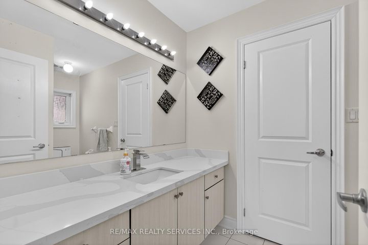 Photo 32 at 25 Selsdon Street, Credit Valley, Brampton