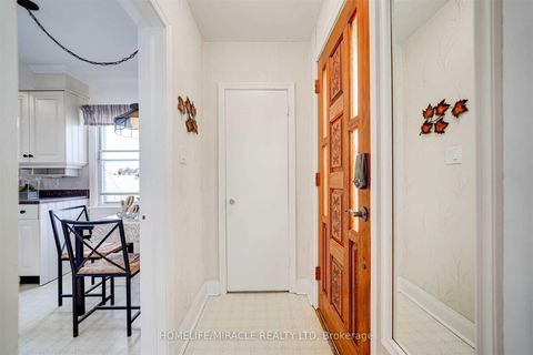 Photo 1 at 10 Sundridge Drive, Birchmount, Toronto