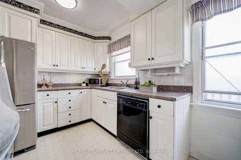 Photo 6 at 10 Sundridge Drive, Birchmount, Toronto