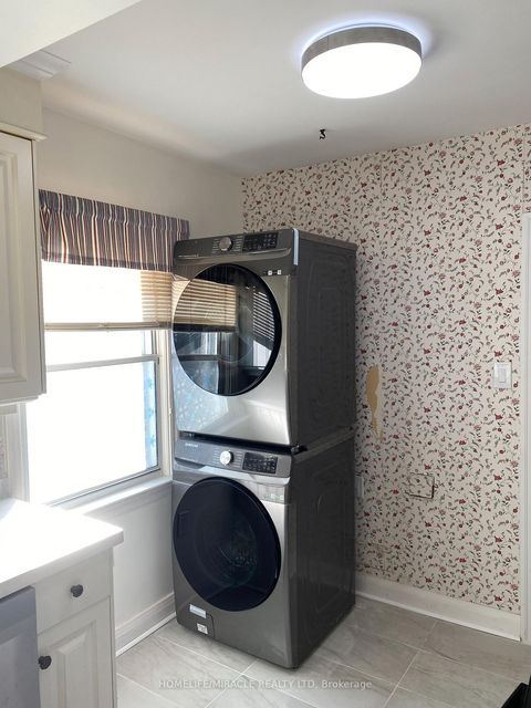 Photo 10 at 10 Sundridge Drive, Birchmount, Toronto