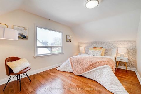 Photo 12 at 10 Sundridge Drive, Birchmount, Toronto