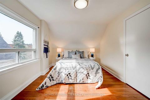 Photo 14 at 10 Sundridge Drive, Birchmount, Toronto