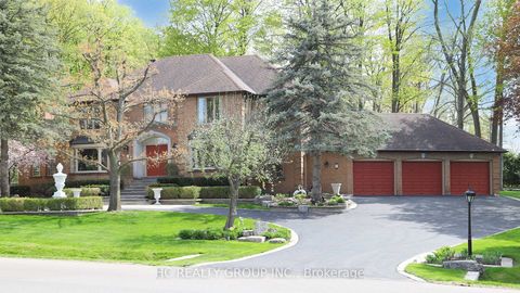 Photo 1 at 2 Glenridge Drive, Devil's Elbow, Markham