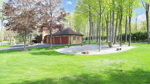 Photo 2 at 2 Glenridge Drive, Devil's Elbow, Markham