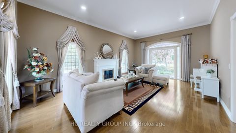 Photo 14 at 2 Glenridge Drive, Devil's Elbow, Markham