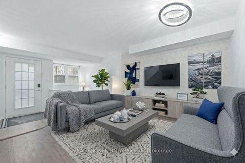 Photo 7 at 92 - 37 Four Winds Drive, York University Heights, Toronto