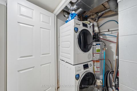 Photo 11 at 92 - 37 Four Winds Drive, York University Heights, Toronto