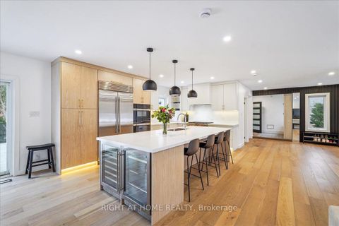 Photo 3 at 2090 Stonehouse Crescent, Sheridan, Mississauga