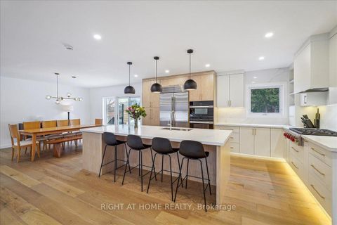 Photo 4 at 2090 Stonehouse Crescent, Sheridan, Mississauga