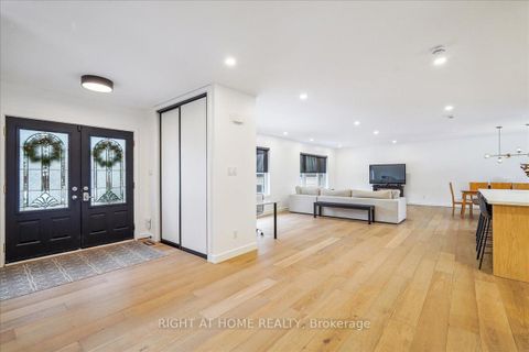 Photo 7 at 2090 Stonehouse Crescent, Sheridan, Mississauga