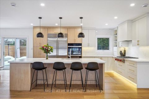 Photo 9 at 2090 Stonehouse Crescent, Sheridan, Mississauga