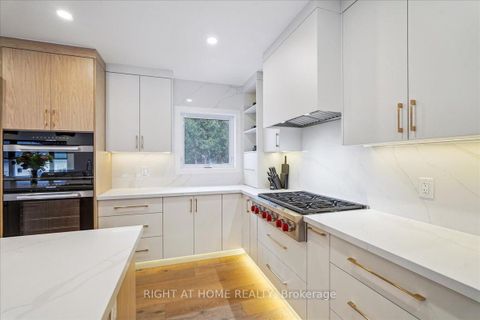 Photo 10 at 2090 Stonehouse Crescent, Sheridan, Mississauga