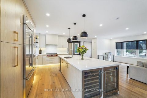 Photo 11 at 2090 Stonehouse Crescent, Sheridan, Mississauga