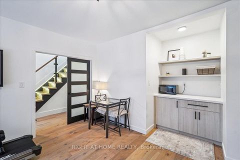 Photo 15 at 2090 Stonehouse Crescent, Sheridan, Mississauga