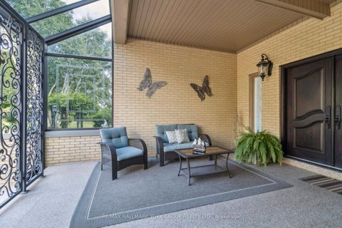 Photo 3 at 27 Scott Crescent, King City, King