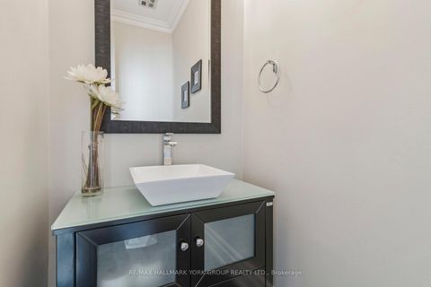 Photo 22 at 27 Scott Crescent, King City, King