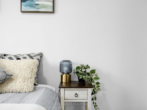 Photo 12 at 407 - 8 Kingsbridge Court, Branson, Toronto