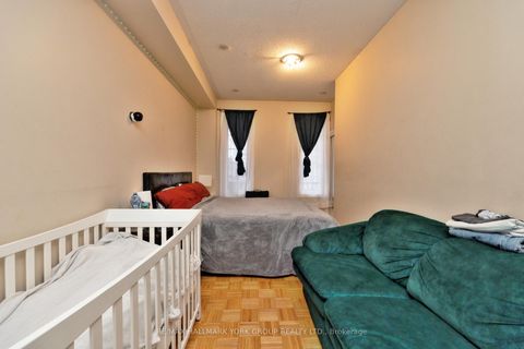 Photo 7 at 14 Bowsfield Road, York University Heights, Toronto