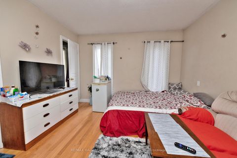 Photo 15 at 14 Bowsfield Road, York University Heights, Toronto
