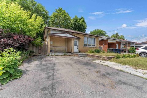 Photo 1 at 608 Mccowan Road, Bendale, Toronto