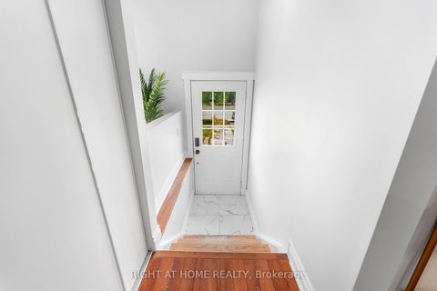 Photo 2 at 608 Mccowan Road, Bendale, Toronto