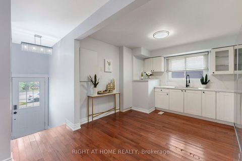 Photo 3 at 608 Mccowan Road, Bendale, Toronto