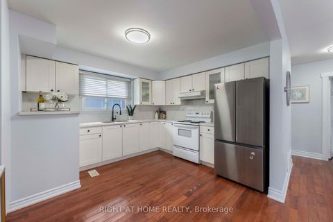 Photo 5 at 608 Mccowan Road, Bendale, Toronto