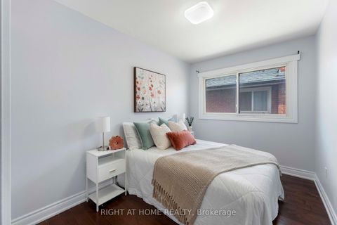 Photo 11 at 608 Mccowan Road, Bendale, Toronto
