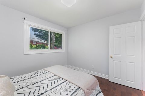Photo 15 at 608 Mccowan Road, Bendale, Toronto