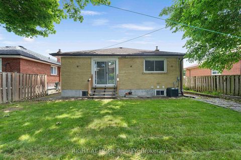 Photo 26 at 608 Mccowan Road, Bendale, Toronto