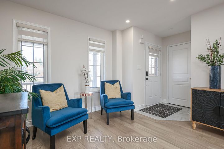 Photo 4 at 2210 Fairmount Drive, WM Westmount, Oakville