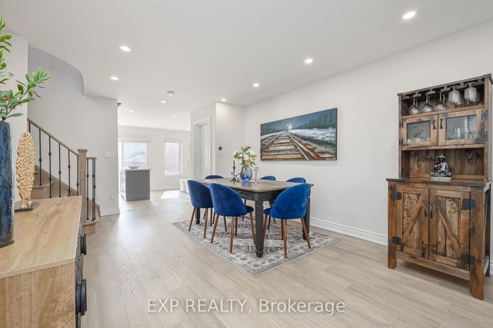 Photo 6 at 2210 Fairmount Drive, WM Westmount, Oakville