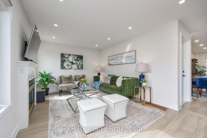 Photo 10 at 2210 Fairmount Drive, WM Westmount, Oakville