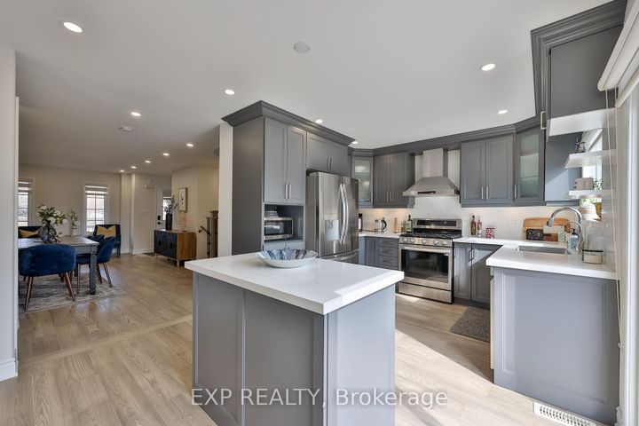 Photo 13 at 2210 Fairmount Drive, WM Westmount, Oakville