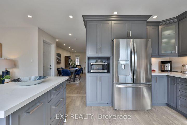 Photo 14 at 2210 Fairmount Drive, WM Westmount, Oakville