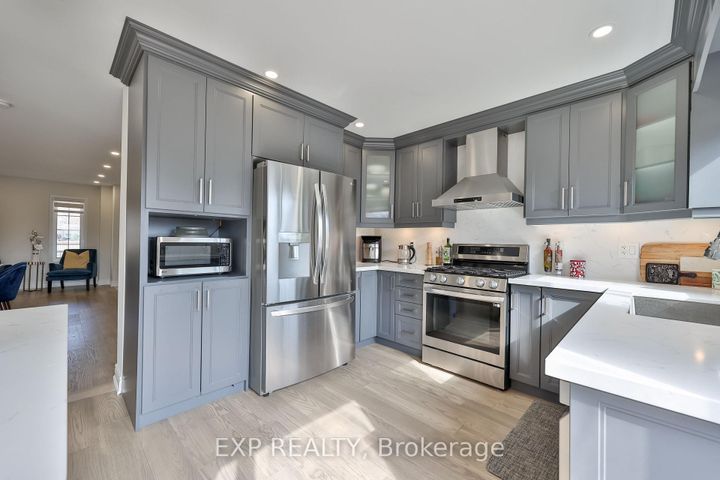 Photo 15 at 2210 Fairmount Drive, WM Westmount, Oakville