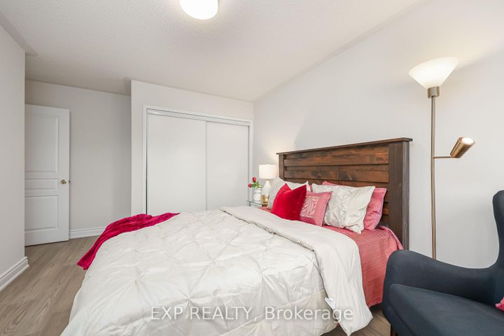 Photo 31 at 2210 Fairmount Drive, WM Westmount, Oakville