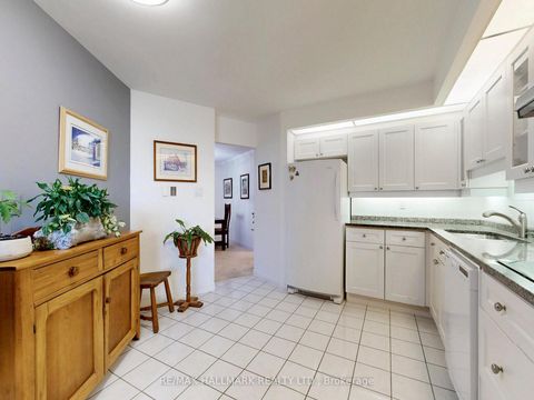 Photo 15 at 222 - 10 Guildwood Parkway, Guildwood, Toronto