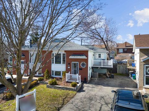 Photo 1 at 676 Frobisher Court, Vanier, Oshawa