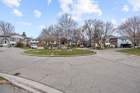 Photo 12 at 676 Frobisher Court, Vanier, Oshawa