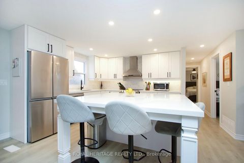 Photo 11 at 40 Bluffs Road, Bowmanville, Clarington