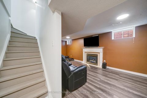 Photo 18 at 199 Esther Drive, Painswick South, Barrie