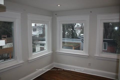 Photo 11 at 489 Mortimer Avenue, East York, Toronto