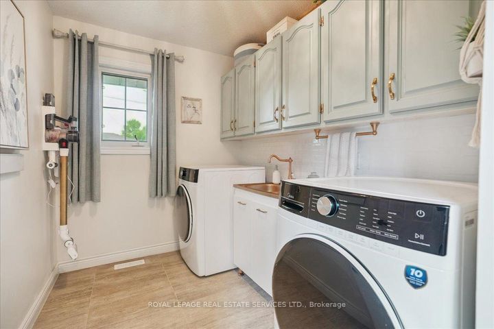 Photo 23 at 14 Dubarry Boulevard, Berrisfield, Hamilton