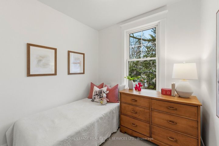 Photo 15 at 186 Roslin Avenue, Lawrence Park North, Toronto