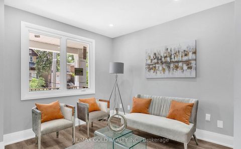 Photo 7 at 8 Fairglen Crescent, Pelmo Park W4, Toronto