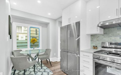 Photo 11 at 8 Fairglen Crescent, Pelmo Park W4, Toronto