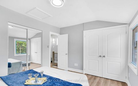 Photo 20 at 8 Fairglen Crescent, Pelmo Park W4, Toronto