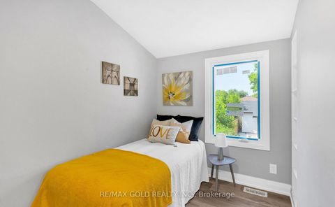 Photo 21 at 8 Fairglen Crescent, Pelmo Park W4, Toronto