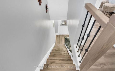 Photo 25 at 8 Fairglen Crescent, Pelmo Park W4, Toronto